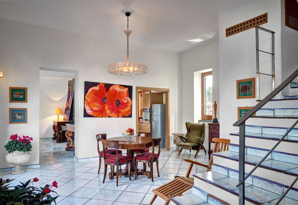 Stony Villa Volcano View: stony-villa-volcano-view-sant-agata-sui-due-golfi-villa-soggiorno