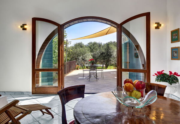 Stony Villa Volcano View: stony-villa-volcano-view-sant-agata-sui-due-golfi-villa-soggiorno