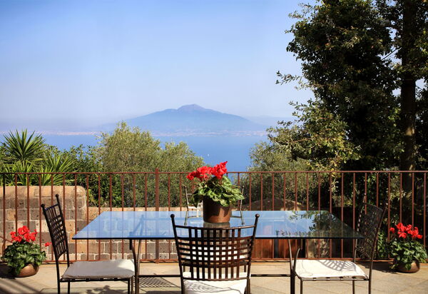 Stony Villa Volcano View: stony-villa-volcano-view-sant-agata-sui-due-golfi-villa-terrace