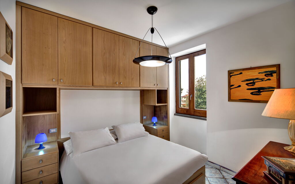 Stony Villa Volcano View: stony-villa-volcano-view-sant-agata-sui-due-golfi-villa-camera-da-letto