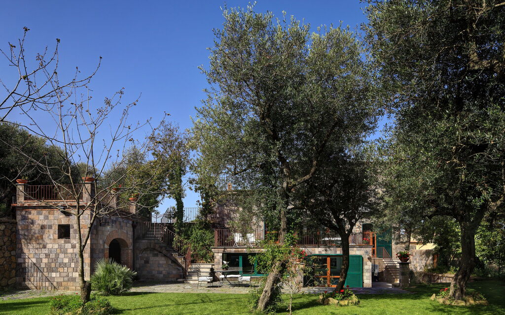 Stony Villa Volcano View: stony-villa-volcano-view-sant-agata-sui-due-golfi-villa-esterno