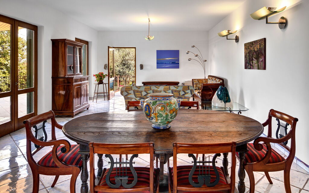 Stony Villa Volcano View: stony-villa-volcano-view-sant-agata-sui-due-golfi-villa-sala-da-pranzo