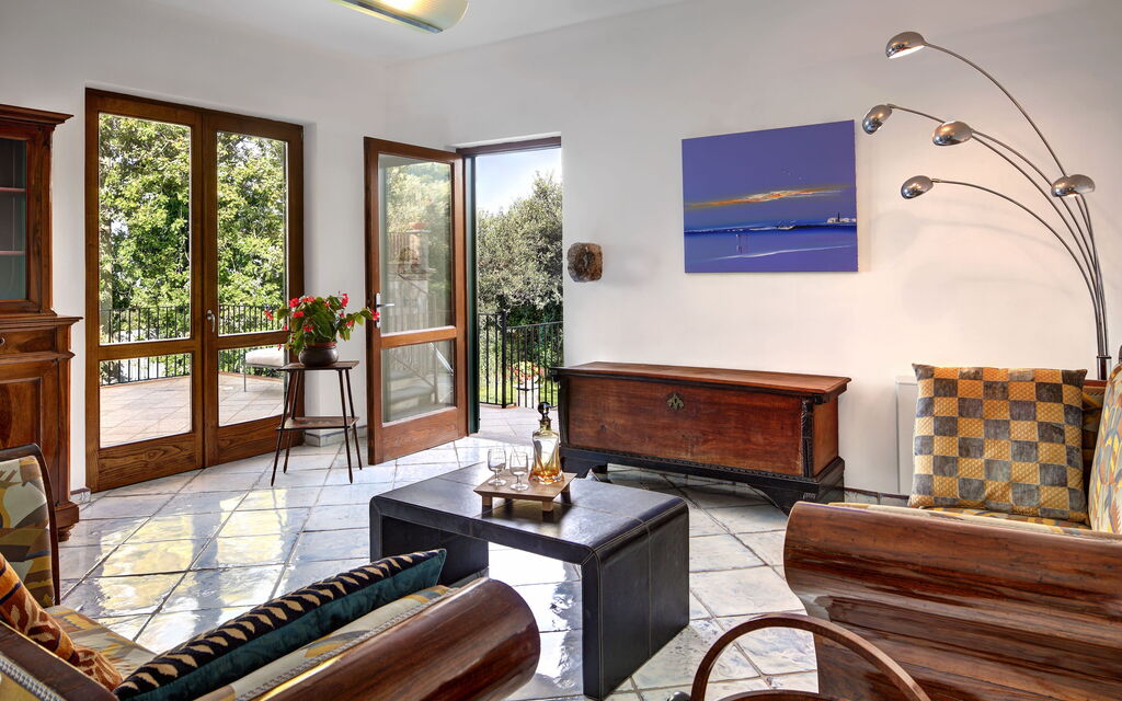 Stony Villa Volcano View: stony-villa-volcano-view-sant-agata-sui-due-golfi-villa-soggiorno