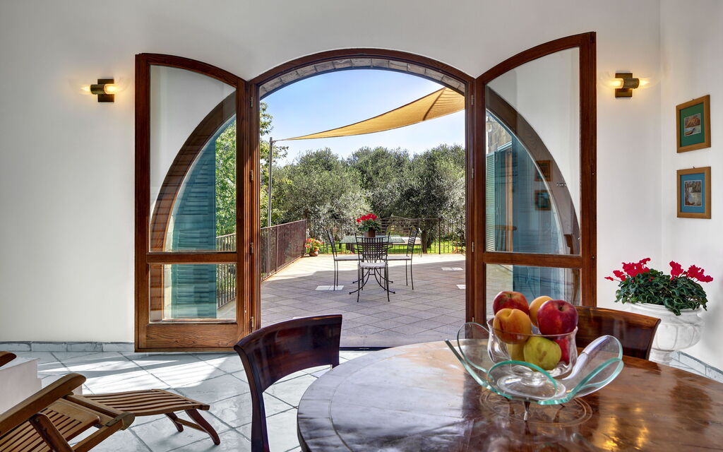 Stony Villa Volcano View: stony-villa-volcano-view-sant-agata-sui-due-golfi-villa-soggiorno