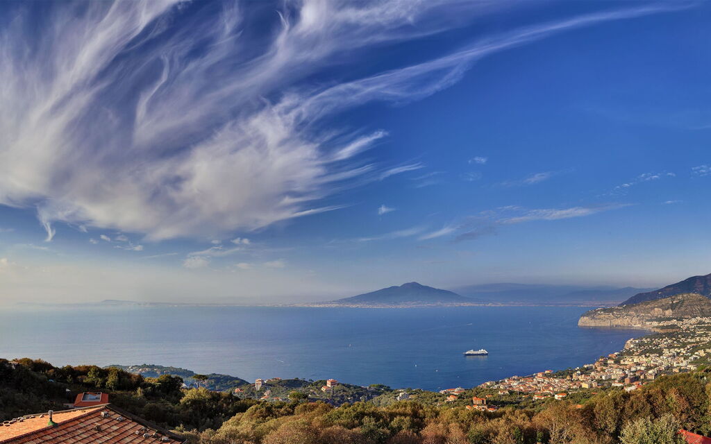 Stony Villa Volcano View: stony-villa-volcano-view-sant-agata-sui-due-golfi-villa-vista-vesuvio