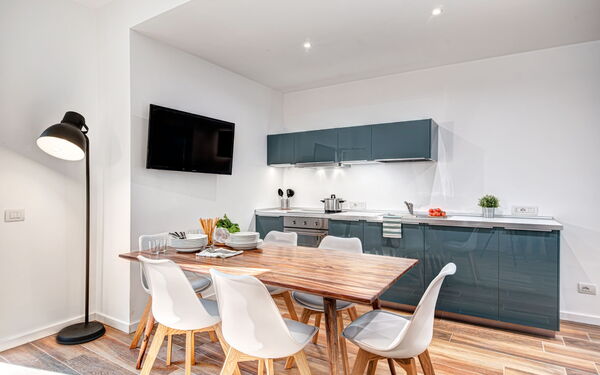 Luxury Blues Apartment: luxury-blues-apartment-sorrento-apartment-kitchen