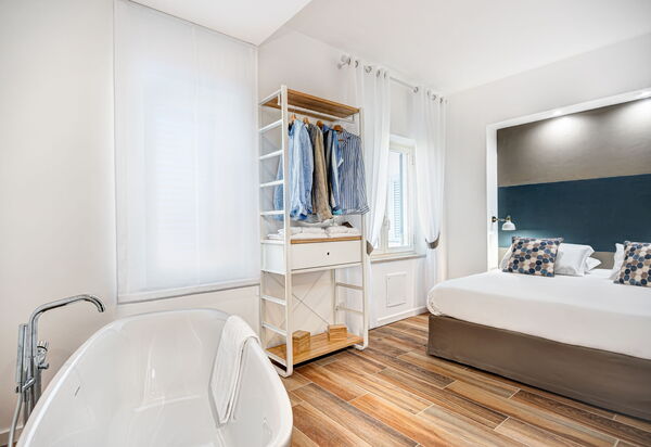 Luxury Blues Apartment: luxury-blues-apartment-sorrento-appartamento-camera-letto