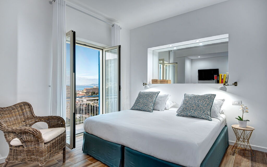 Luxury Blues Apartment: luxury-blues-apartment-sorrento-appartamento-camera-letto