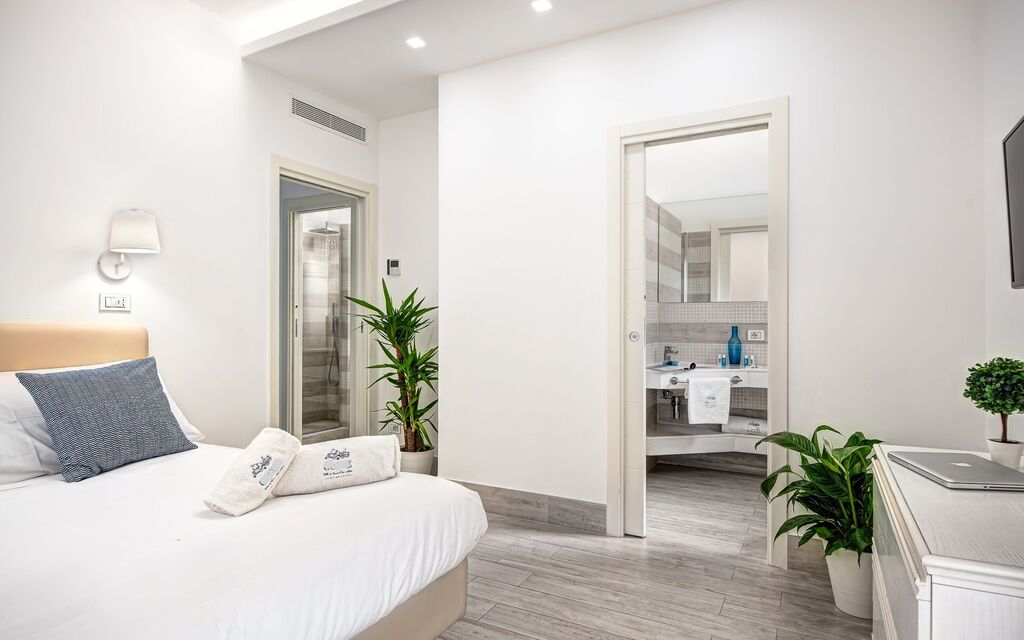 Total White Home Sorrento: total-white-home-sorrento-appartamento-camera-da-letto