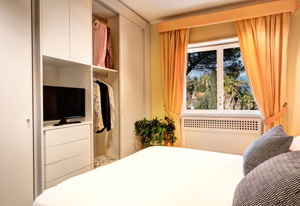 Woody Home Sea View: woody-home-sea-view-sorrento-appartamento-camera-da-letto