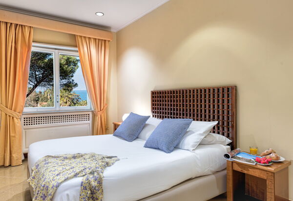 Woody Home Sea View: woody-home-sea-view-sorrento-appartamento-camera-da-letto