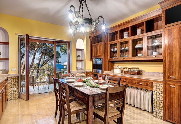 Woody Home Sea View: woody-home-sea-view-sorrento-appartamento-cucina