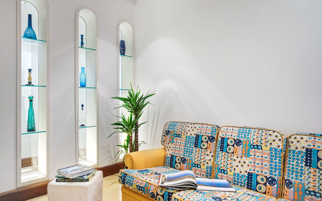 Woody Home Sea View: woody-home-sea-view-sorrento-apartment-living-room