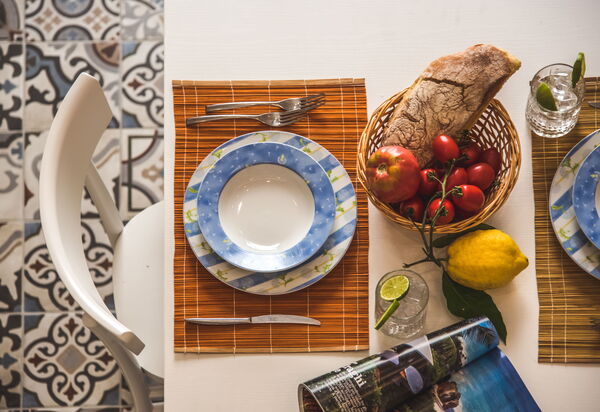 Loft In Sorrento: loft-in-sorrento-appartamento-sala-da-pranzo