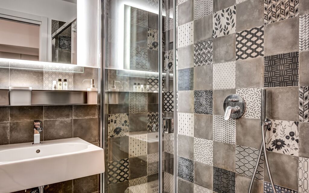 Loft In Sorrento: loft-in-sorrento-apartment-bathroom