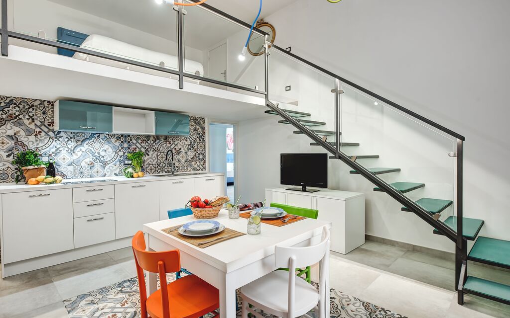 Loft In Sorrento: loft-in-sorrento-apartment-living-room