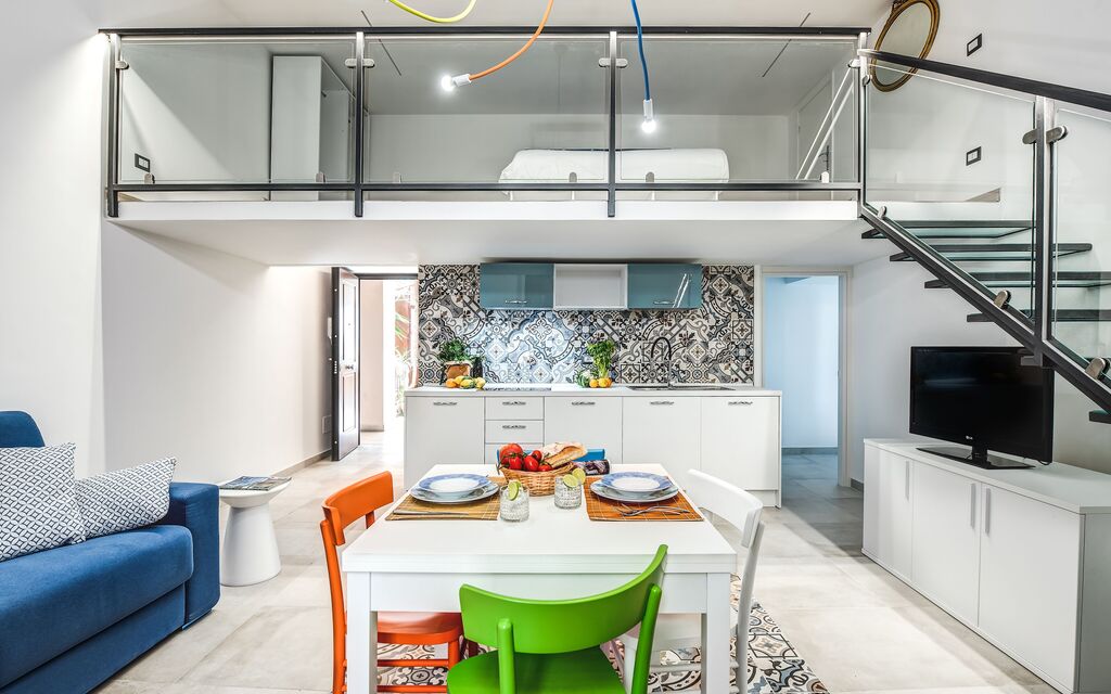 Loft In Sorrento: loft-in-sorrento-apartment-living-room