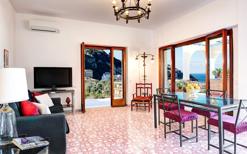 Parsano Home: parsano-home-sorrento-appartamento-soggiorno
