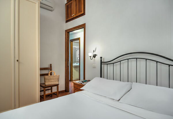 La Baia Dello Chalet: la-baia-dello-chalet-massa-lubrense-appartamento-camera-da-letto