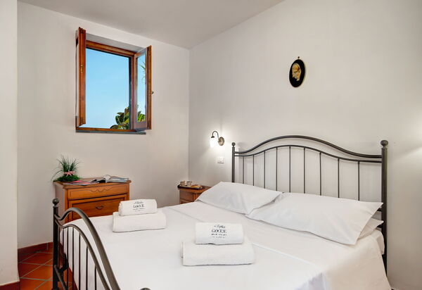 La Baia Dello Chalet: la-baia-dello-chalet-massa-lubrense-appartamento-camera-da-letto