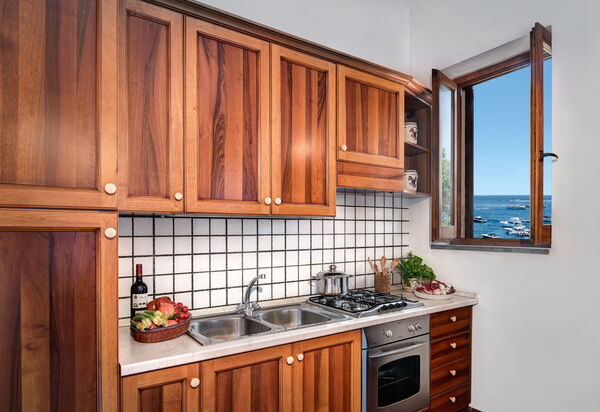 La Baia Dello Chalet: la-baia-dello-chalet-massa-lubrense-appartamento-cucina