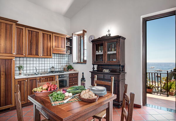 La Baia Dello Chalet: la-baia-dello-chalet-massa-lubrense-appartamento-cucina