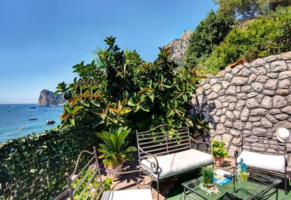 La Baia Dello Chalet: la-baia-dello-chalet-massa-lubrense-appartament-garden