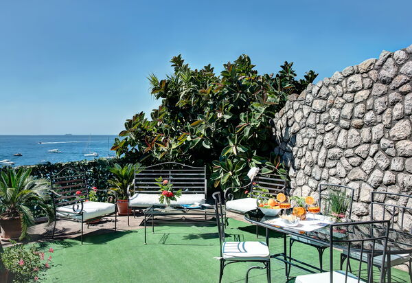 La Baia Dello Chalet: la-baia-dello-chalet-massa-lubrense-appartament-garden