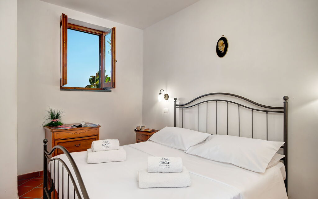 La Baia Dello Chalet: la-baia-dello-chalet-massa-lubrense-appartament-bedroom