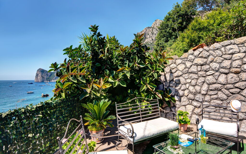 La Baia Dello Chalet: la-baia-dello-chalet-massa-lubrense-appartament-garden