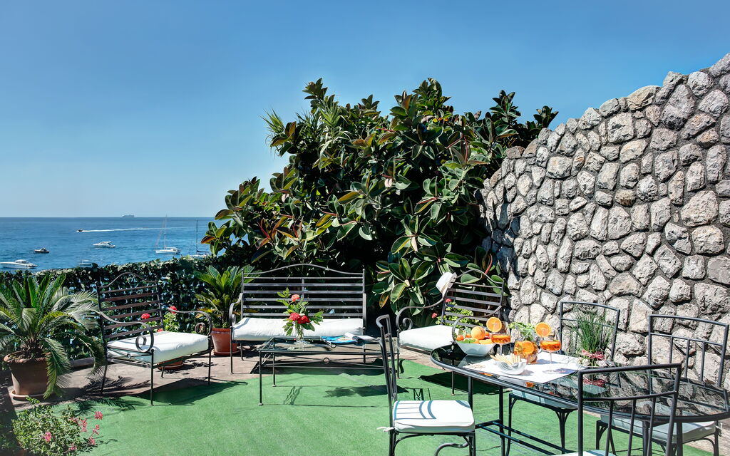 La Baia Dello Chalet: la-baia-dello-chalet-massa-lubrense-appartament-garden