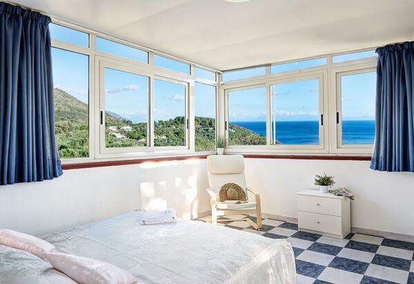 Nerano Sea View House: nerano-sea-view-house-marina-del-cantone-appartamento-camera-da-letto