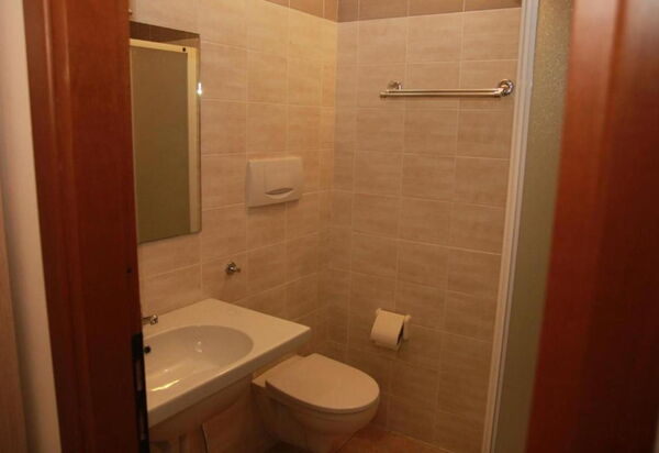 Villaggio Colombare: villaggio-colombare-sirmione-multiproperty-bilocale-comfort-bathroom