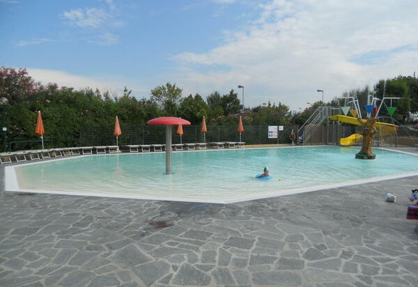 Villaggio Colombare: villaggio-colombare-sirmione-multiproperty-pool