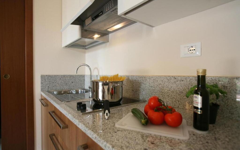 Villaggio Colombare - : villaggio-colombare-sirmione-multiproperty-bilocale-comfort-3-kitchen