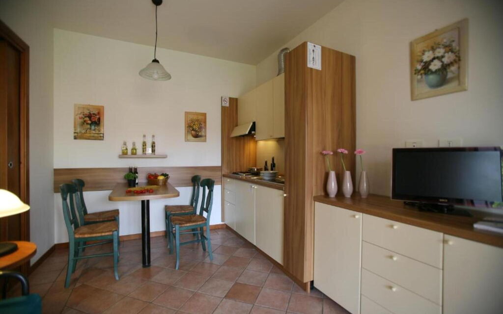 Villaggio Colombare - : villaggio-colombare-sirmione-mutliproprieta-bilocale-comfort-soggiorno