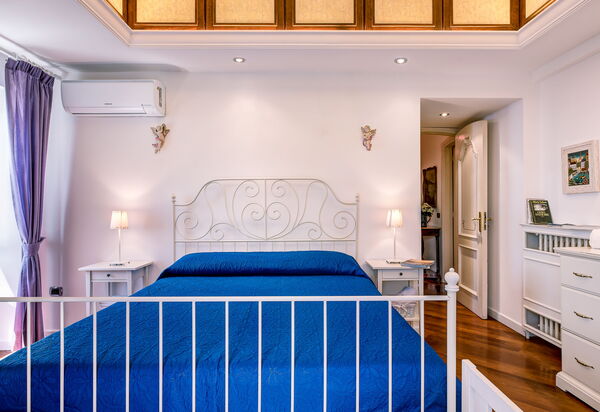 Palazzo Villa Dei Nobili: palazzo-villa-dei-nobili-santa-agata-sui-due-golfi-villa-camera-da-letto