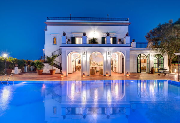 Palazzo Villa Dei Nobili: palazzo-villa-dei-nobili-santa-agata-sui-due-golfi-villa-esterno