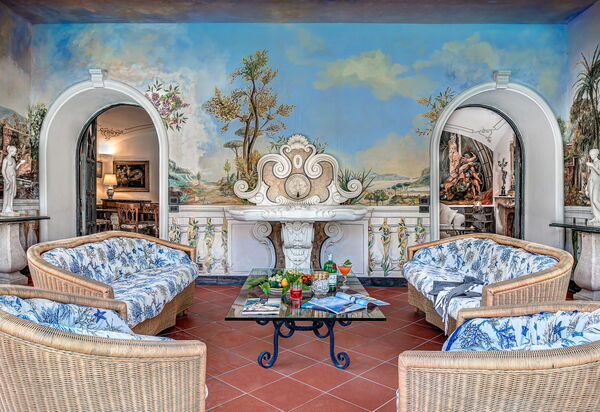 Palazzo Villa Dei Nobili: palazzo-villa-dei-nobili-santa-agata-sui-due-golfi-villa-patio