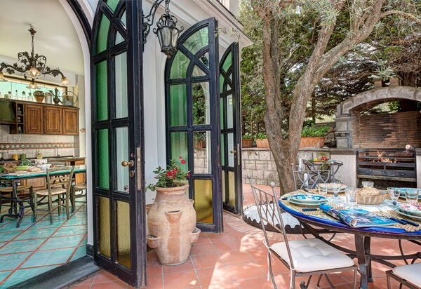 Palazzo Villa Dei Nobili: palazzo-villa-dei-nobili-santa-agata-sui-due-golfi-villa-patio