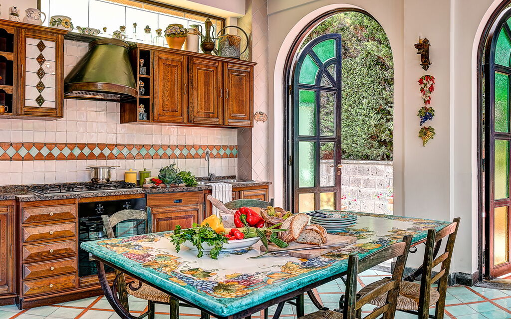 Palazzo Villa Dei Nobili: palazzo-villa-dei-nobili-santa-agata-sui-due-golfi-villa-cucina