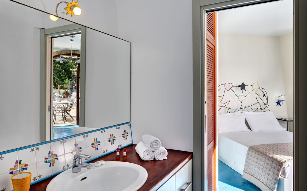 Appartamento Lobra: appartamento-lobra-massa-lubrense-apartment-bathroom