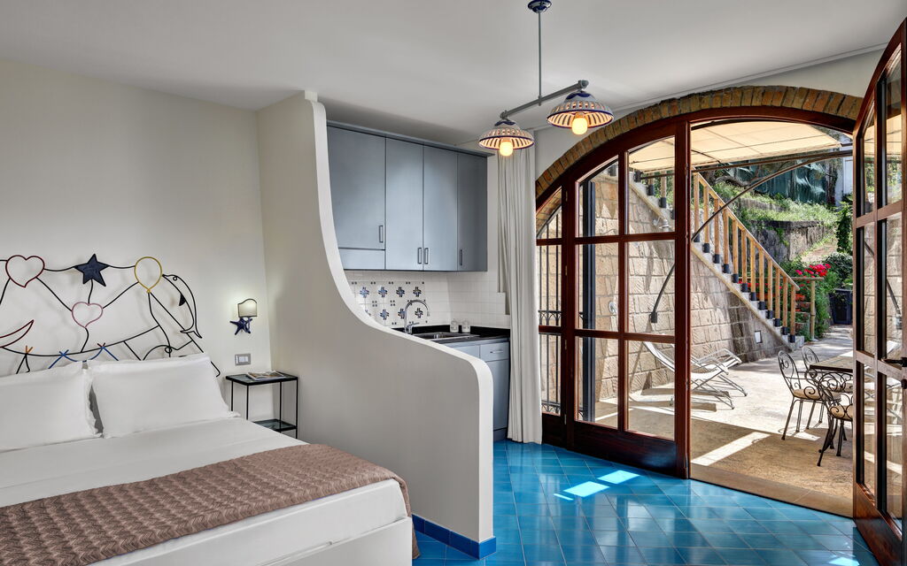 Appartamento Lobra: appartamento-lobra-massa-lubrense-apartment-bedroom