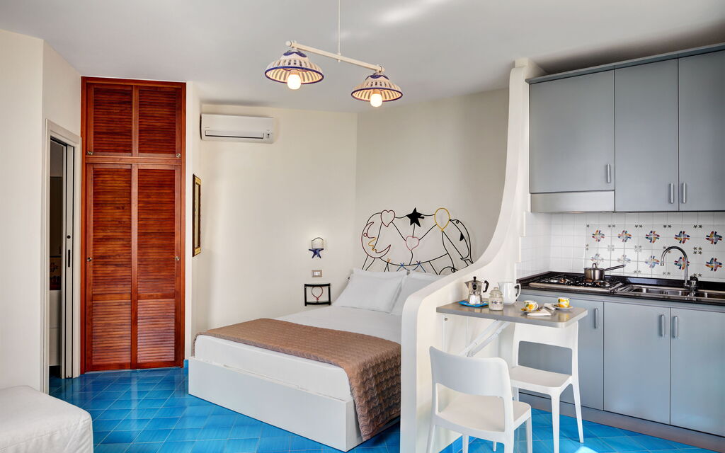 Appartamento Lobra: appartamento-lobra-massa-lubrense-apartment-bedroom