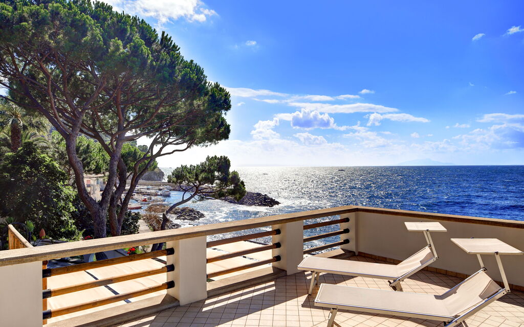 Appartamento Lobra: appartamento-lobra-massa-lubrense-apartment-terrace