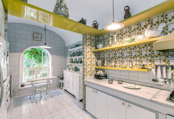 Villa Prestige '50: villa-prestige-50-capri-villa-kitchen