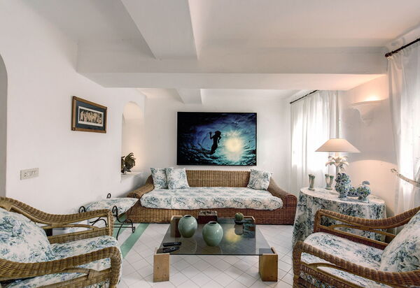 Villa Prestige '50: villa-prestige-50-capri-villa-living-room
