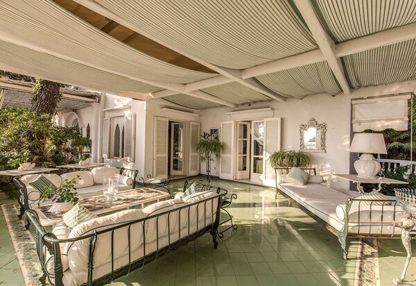Villa Prestige '50: villa-prestige-50-capri-villa-terrace