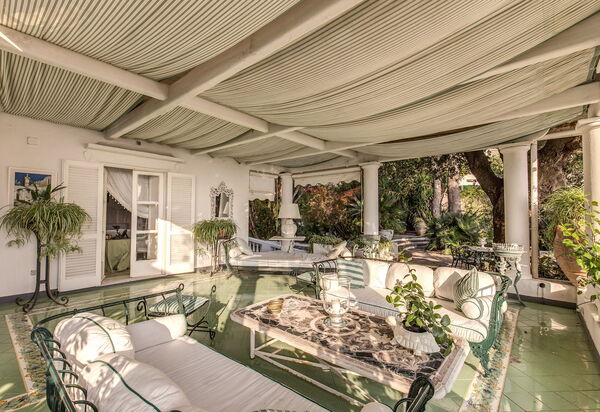 Villa Prestige '50: villa-prestige-50-capri-villa-terrace