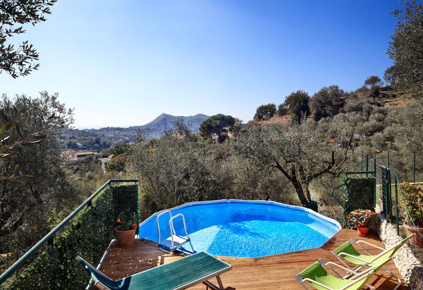 La Villa Dell'olio: la-villa-dell-olio-massa-lubrense-villa-piscina